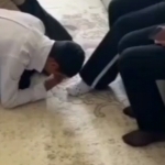 Samarqandda direktor o‘rinbosari boshchiligidagi xodimlar o‘quvchini tiz cho‘ktirdi (video)