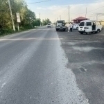Damas vehicle hits two pedestrians at the roadside in Samarkand 