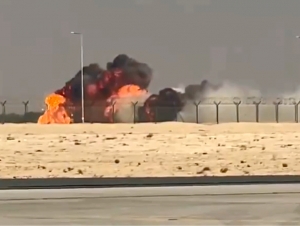 Дубайдаги авиашоуда ҳарбий самолёт қулаб тушди (видео)