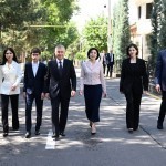 Mirziyoyevlar oilasidan Karimovlargacha... Referendumda elitadan kimlar qatnashdi? (fotoreportaj)