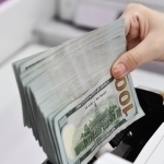 Dollar kursi 12 ming so‘mdan tushdi