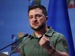 Ukrainaliklar o‘z yerini bosqinchiga bermaydi – Zelenskiy