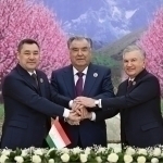 Rahmon Mirziyoyev boshchiligidagi tojik-qirg‘iz kelishuvini “tarixiy” deb atadi
