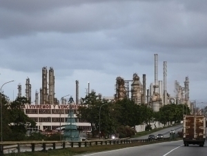 Venesuelada neft qazib olishni tiklash uchun 10 yil kerak – “Bloomberg”