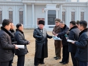 Ким урушда ҳалок бўлганлар учун қурилаётган ёдгорлик билан танишди