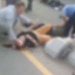 Toshkentda Cobalt haydovchisi skuterdagi 2 kishini urib ketdi (video)