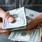 Dollar kursi pasaydi