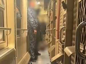 Prisoners rebel on train, officer killed