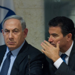 Netanyaxu va Mossad rahbari yashirincha Saudiyaga borgani aytildi. Podshohlik buni rad qildi