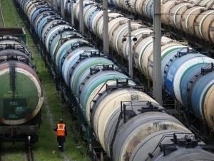 Россия бензин экспортига қўйилган тақиқни йил охиригача узайтиради