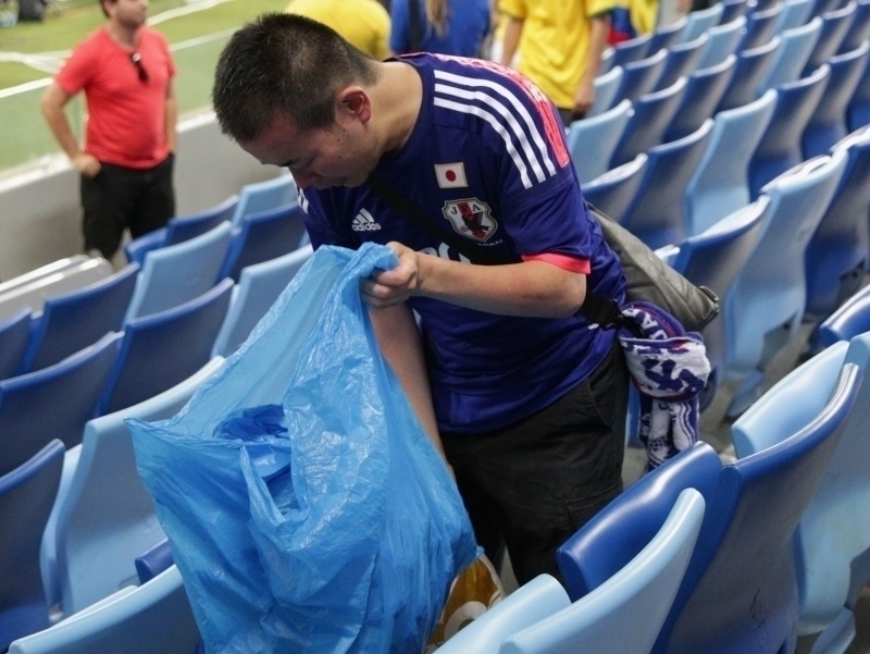 JCHda stadionni tozalagan yaponiyaliklar o‘z vatanida tanqidga uchradi