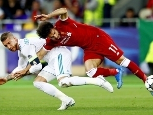 Рамос энди рақибини уриб ҳам карточка олмайдиган касб топди