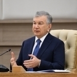 “Aholini kredit olishga majburlayapti”. Mirziyoyev 2 hokimni nega ishdan olganini aytdi (video)