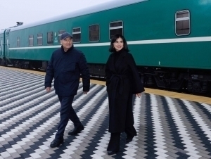 Саида Мирзиёева ҳам Ургутга поездда борди