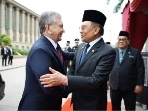 Malayziyada Mirziyoyev tantanali kutib olindi (foto)