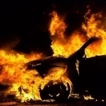 Meksikada birvarakay 700 ta avtomobil yonib ketdi (video)