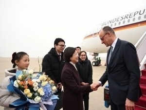 Германия канцлери Пекинда: кун тартибида савдо ва геосиёсат
