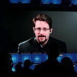 АҚШнинг собиқ разведкачиси Сноуден Россия фуқаролигини олди