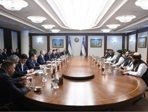 Abdulla Aripov meets with the Taliban delegation