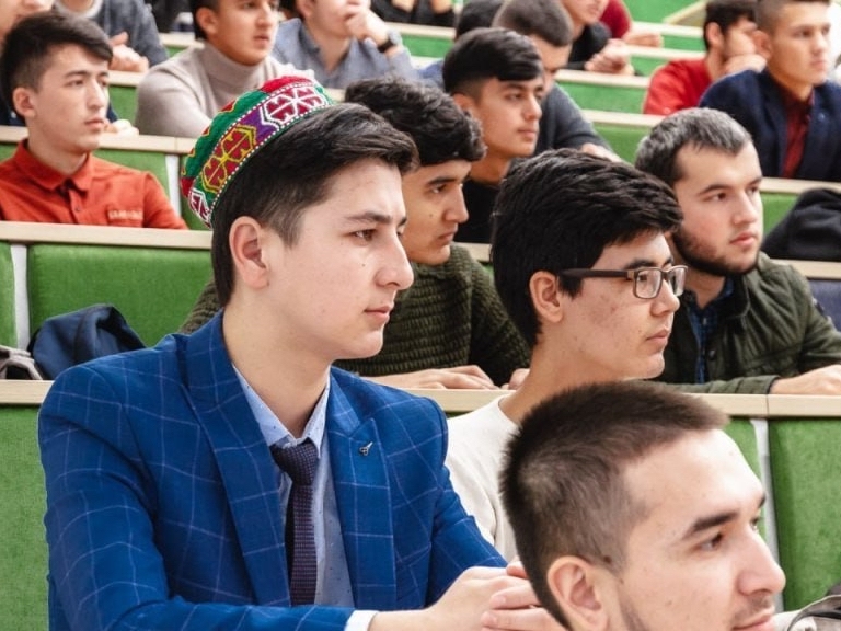 Rossiya universitetlaridan 600 dan ortiq tojikistonlik talaba haydaldi