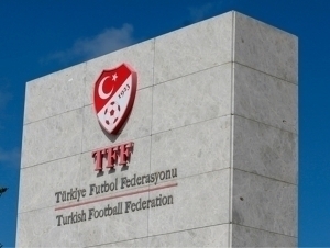 Туркияда 212 нафар футбол амалдори ноқонуний пул тиккани учун қўлга олинди