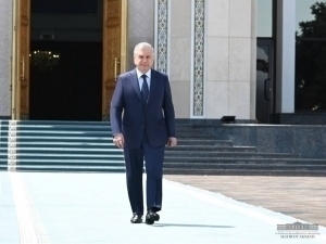 Mirziyoyev leaves for Azerbaijan