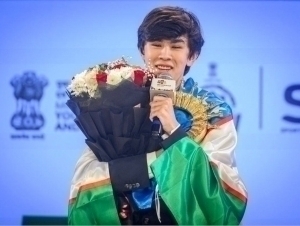 Президент Жавоҳир Синдоровга уй совға қилди