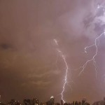 Ҳиндистонда яшин уриши оқибатида 20 киши ҳалок бўлди 