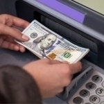 Доллар курси 12 минг сўмдан пасайди