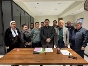 “Och qoringa – namakob”. Mehnat huquqini himoya qiladigan vazirlik xodimlarining o‘zi vazirlikdan norozi