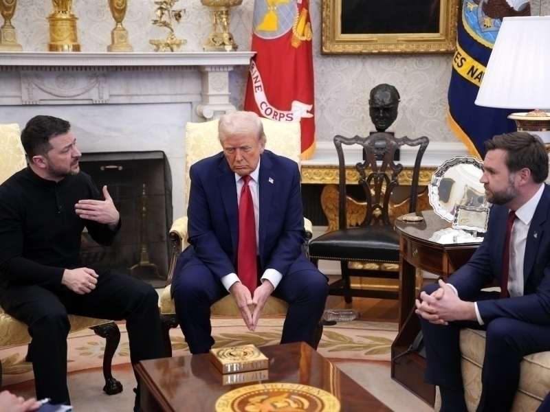 АҚШ Украинага ҳарбий ёрдамни тўхтатишни кўриб чиқмоқда