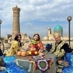 Ўзбекистонга эркак туристлар кўпроқ келганми ёки аёллар?