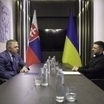 Fitso Putindan keyin Zelenskiy bilan uchrashdi