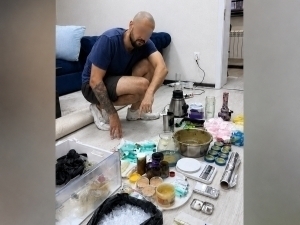 Toshkentda “kvartira”sini narkolaboratoriyaga aylantirganlar ushlandi (video)