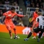 “Barselona” Angliyada durang o‘ynadi