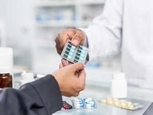 Эртадан шифокор рецептисиз дори сотиб олиб бўлмайди (видео)