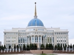 Қозоғистонда яна бир вазир ишдан олинди. Оқўрда изоҳ берди