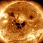 NASA “кулиб турган” Қуёш суратини эълон қилди
