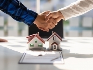 Naqd pulga uy-joy va avtomobil oldi-sotdisi bekor qilinadi