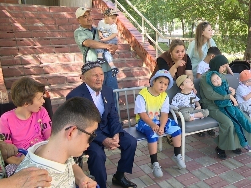 14 yil Haj uchun pul yig‘gan odam barcha mablag‘ini bolalarga berdi