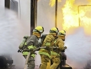 Toshkentda yangi qurilayotgan bino yonib ketdi