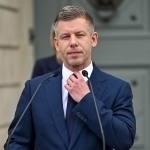 Петер Мадьяр шахмат афсонасини Венгрия президентлигига таклиф қилди