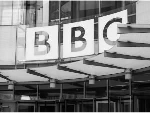 BBC rahbarlari Trampning nutqi soxtalashtirilgani sabab iste’foga chiqdi