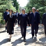 Shavkat Mirziyoyev and his wife visites the grave of Heydar Aliyev