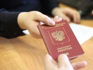 Россияда ҳарбий хизматга чақирилганларнинг паспортларини олиб қўйиш тўғрисидаги қонун маъқулланди