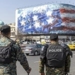 Британия Эрондаги дипломатларини чақиртириб олди