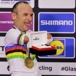 Qo‘lsiz sportchiga qo‘lsoat sovg‘a qilindi (video)