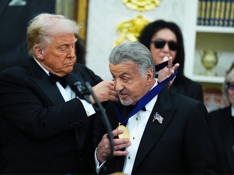 Silvestr Stallone Tramp taklif qilgan “kursi”ga o‘tirmadi
