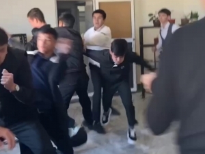 Mass brawl among schoolchildren in Navoi region (video)