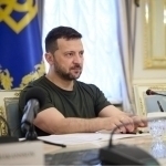 Зеленский Украинада инглиз тилининг мақомини мустаҳкамлайдиган қонунни имзолади